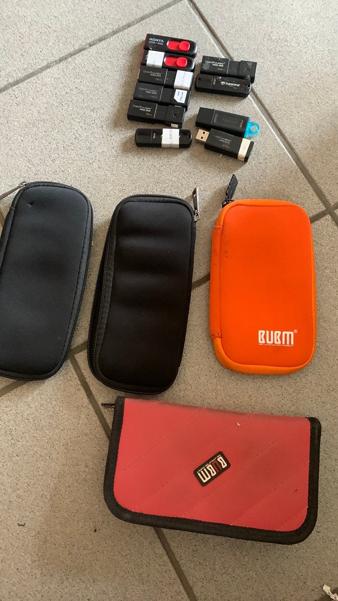 10 usb sticks  en 4 usb opbergtasjes, Motoren, Ophalen of Verzenden, Zo goed als nieuw