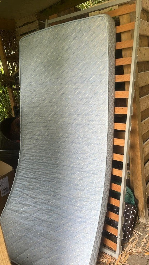 matras en lattenbodem - GRATIS AF TE HALEN, Huis en Inrichting, Slaapkamer | Matrassen en Bedbodems, Ophalen, 90 cm, Eenpersoons