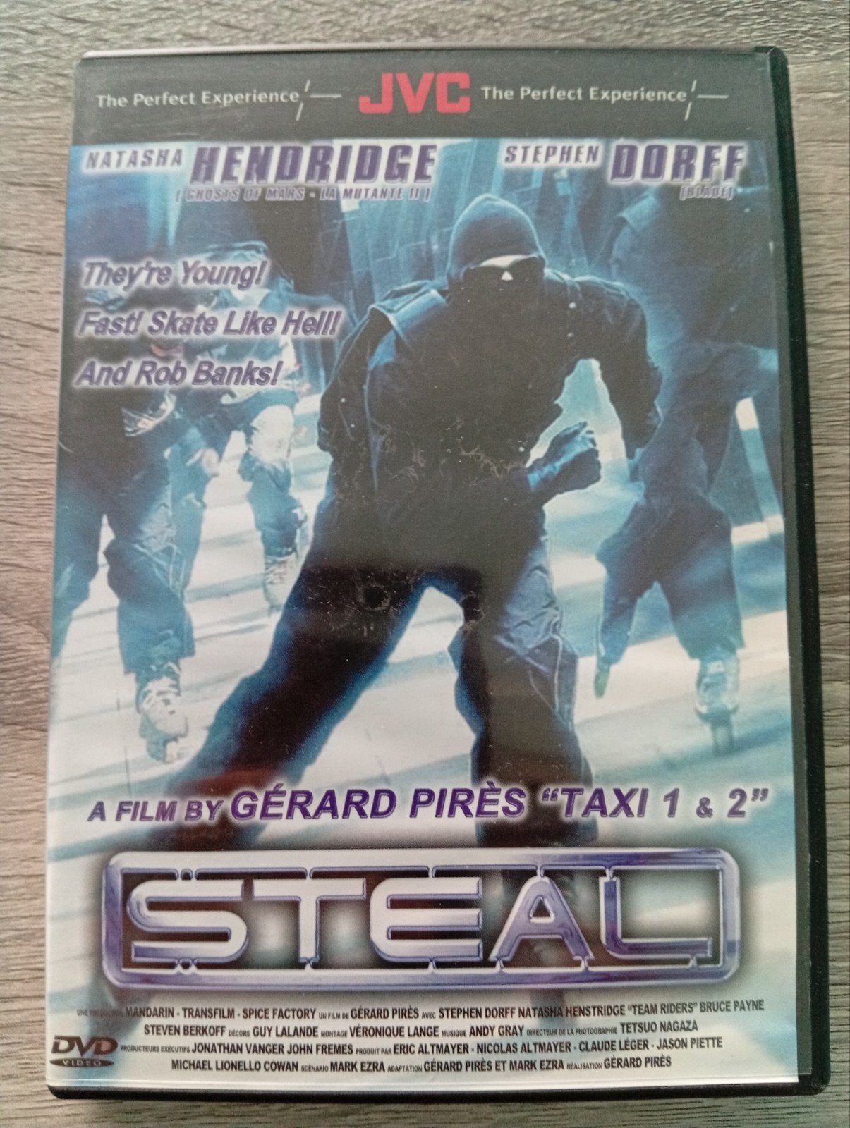Volez le DVD d'action Natasha Hendridge, CD & DVD, DVD | Action, Suppléments, Enlèvement ou Envoi, Français, Thriller d'action