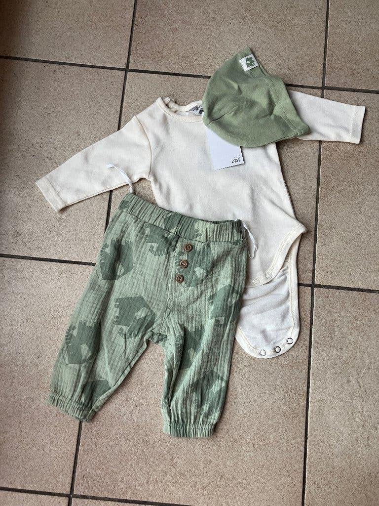 Nieuw groen gekleurde set ( romper, broek x mutsje ) maat 62, Ophalen of Verzenden, Nieuw, Jongetje of Meisje, Setje
