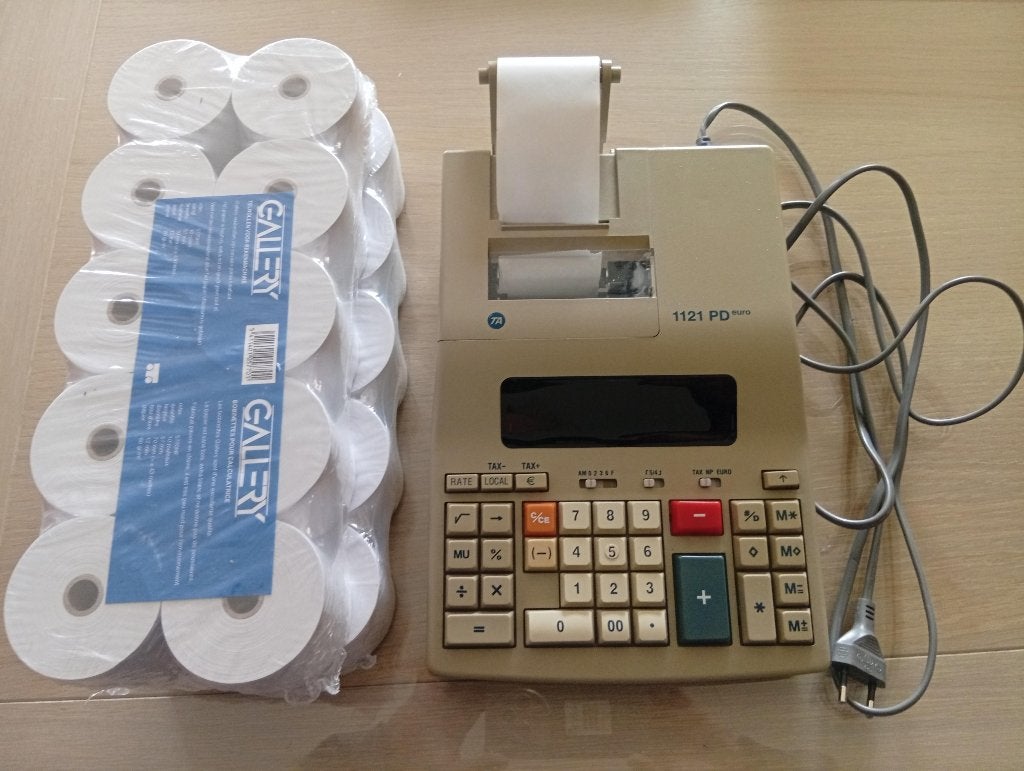 Calculatrice Triumpf-Adler 1121 PD euro. Parfait état+cadeau, Verzamelen, Elektronische Apparatuur, Verzenden, Computers en Rekenmachines