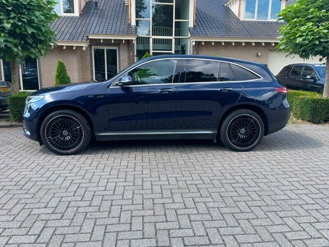 Mercedes-Benz EQC 400 4MATIC AMG LINE LED NAVI 360 CAMERA, Automaat, Gebruikt, Blauw, 5 zetels