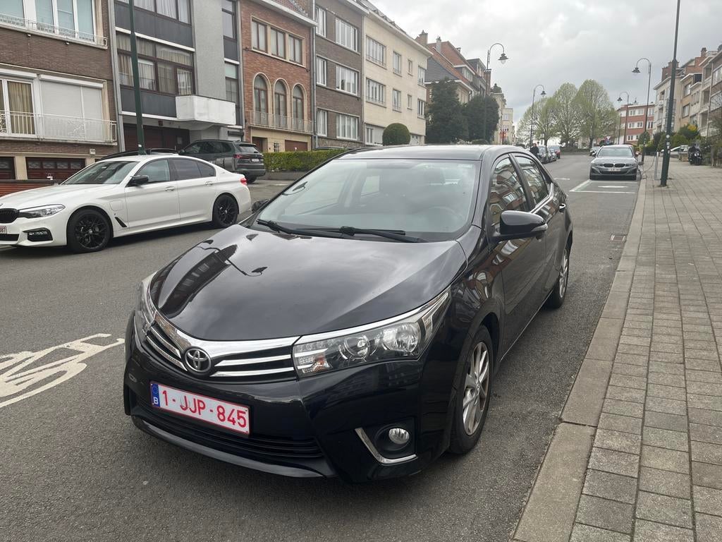 Toyota Corolla 1.4 D-4D 90ch–2015–Très fiable, Autos, Toyota, Particulier, Corolla, Caméra de recul, Diesel, Euro 5, Berline, 4 portes