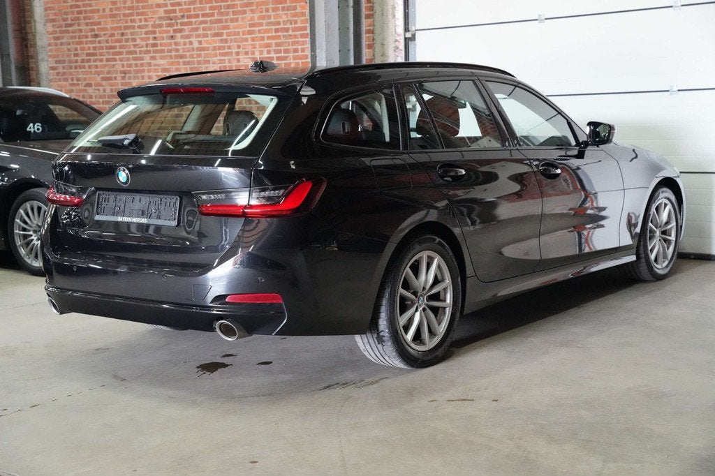 BMW 318 iA Facelift Automaat Garantie Benzine EURO 6d, Auto's, BMW, Automaat, 1998 cc, Stof, Gebruikt