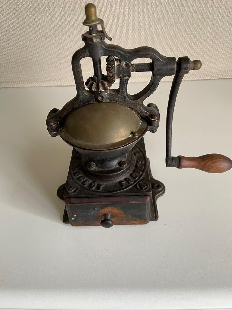 Koffiemolen Peugeot gietijzer-handmatig -19de  20ste eeuw, Ophalen