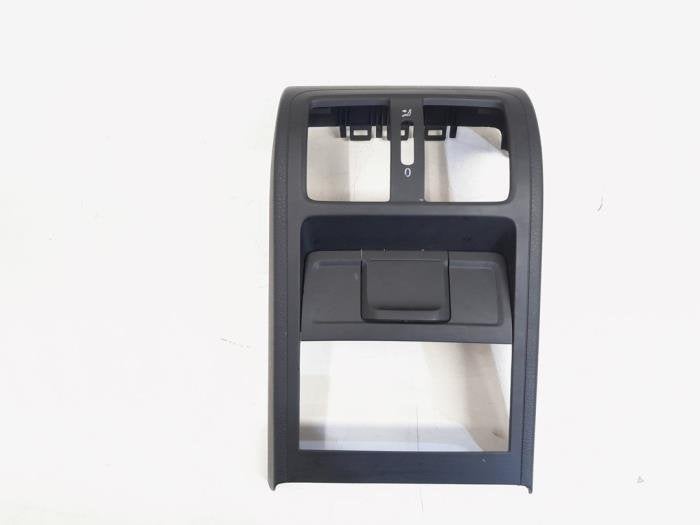 Middenconsoles van een Volkswagen Passat, Gebruikt, -, Volkswagen, -