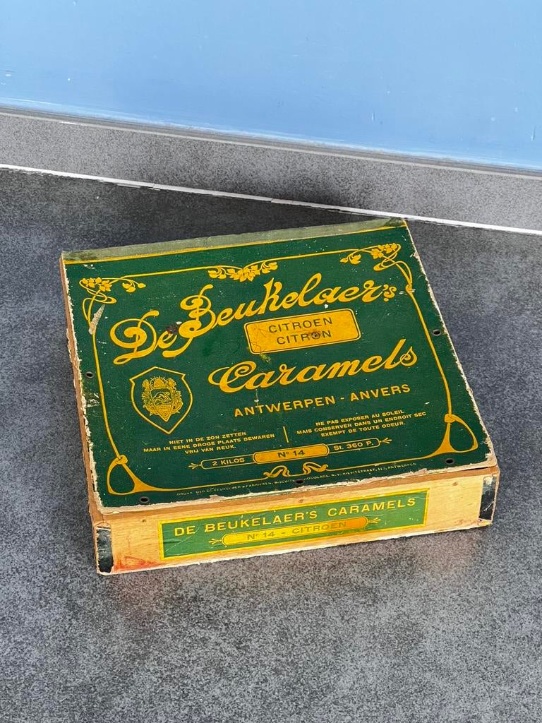 Oude kartonnen en houten kist De Beukelaer's Anvers, Verzamelen, Ophalen of Verzenden, Zo goed als nieuw, Verpakking