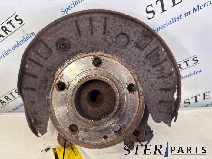 Fusee links-voor van een Mercedes Vito, Gebruikt, -, Ophalen of Verzenden, -