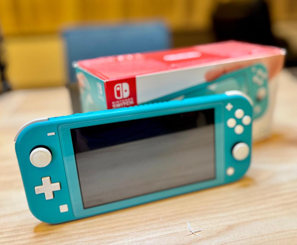 Nintendo Switch Lite (turquoise) Boxed SX Core modifiée chip, Consoles de jeu & Jeux vidéo, Enlèvement ou Envoi, Turquoise, Utilisé