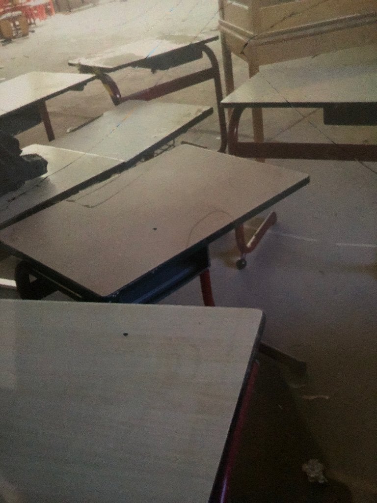 School tafeltjes meubels, Ophalen, Gebruikt, Met lades, Metaal