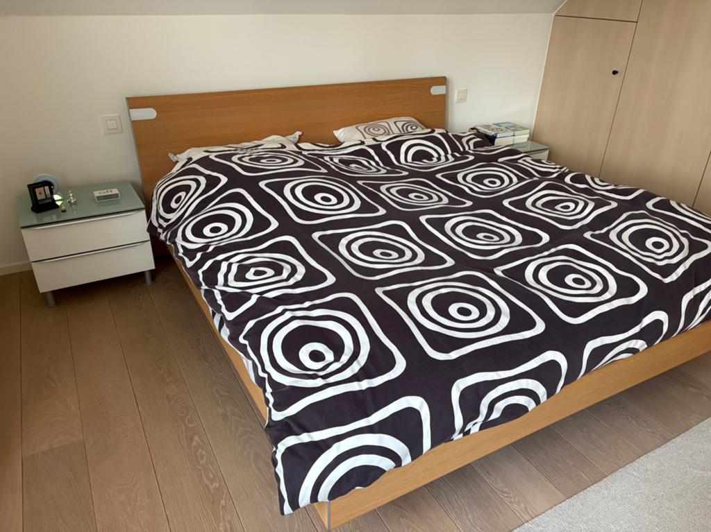 Hülsta bed 180x200 + 2 nachtkastjes – kwaliteitsdesign, Ophalen, Zo goed als nieuw