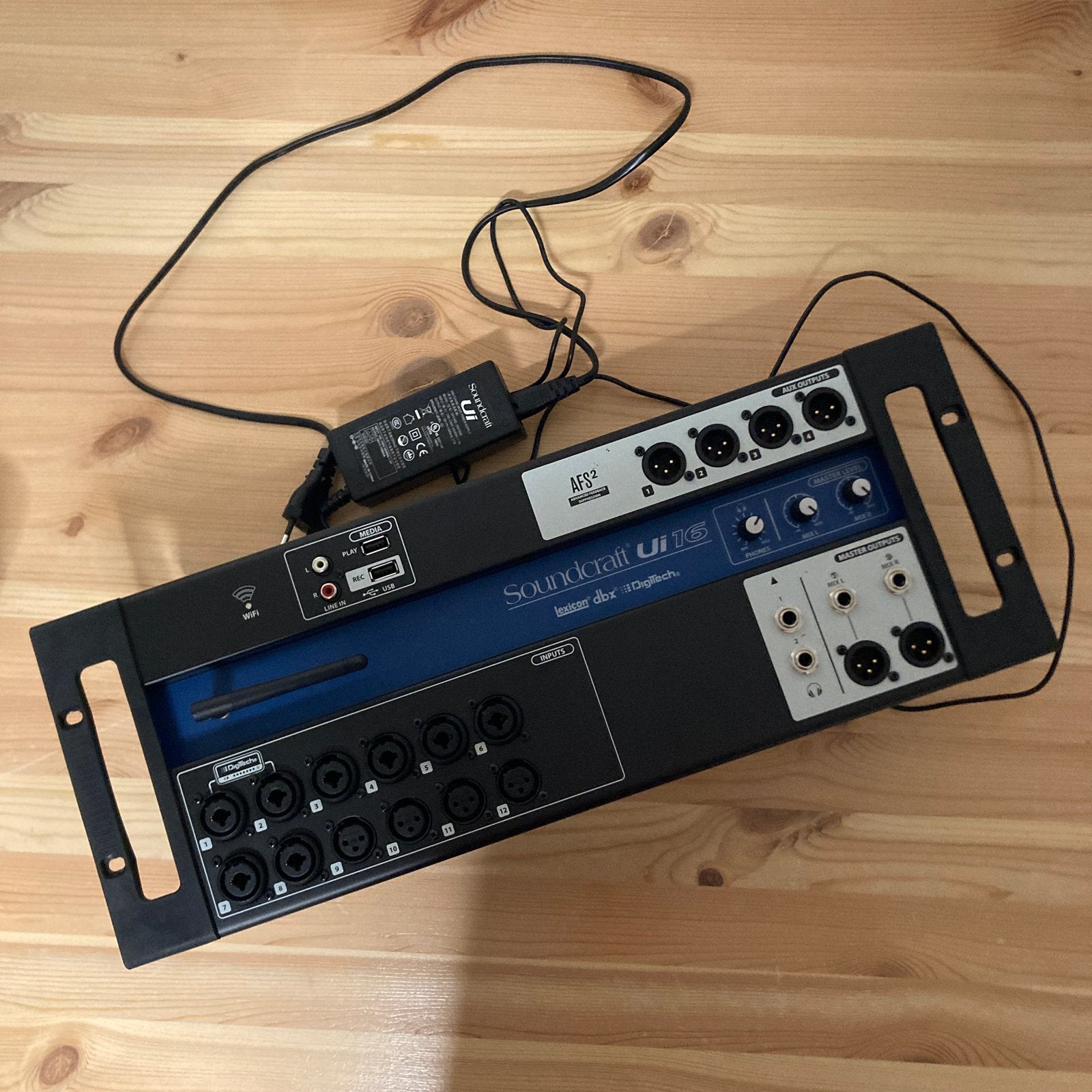 Soundcraft Ui16, Muziek en Instrumenten, Mengpanelen, Ophalen, Gebruikt, 10 tot 20 kanalen, Microfooningang