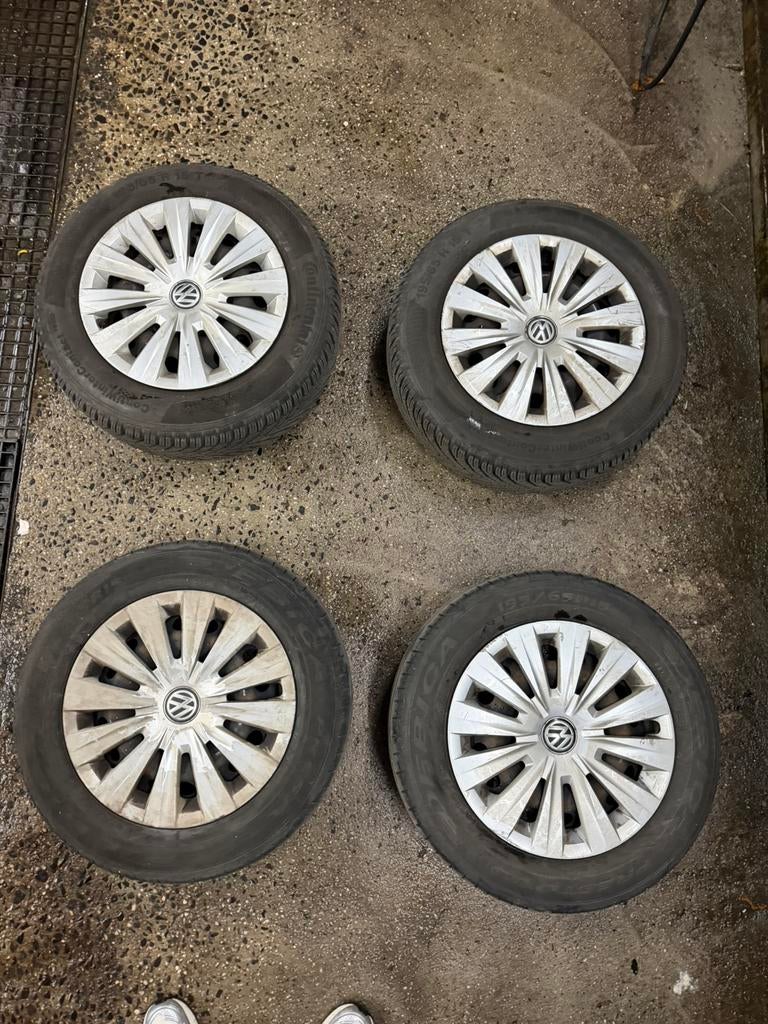 Jante tôle + pneu + enjoliveurs Golf 7–15 Pouces –195/65 R15, Gebruikt, 15 inch, Banden en Velgen, All Season