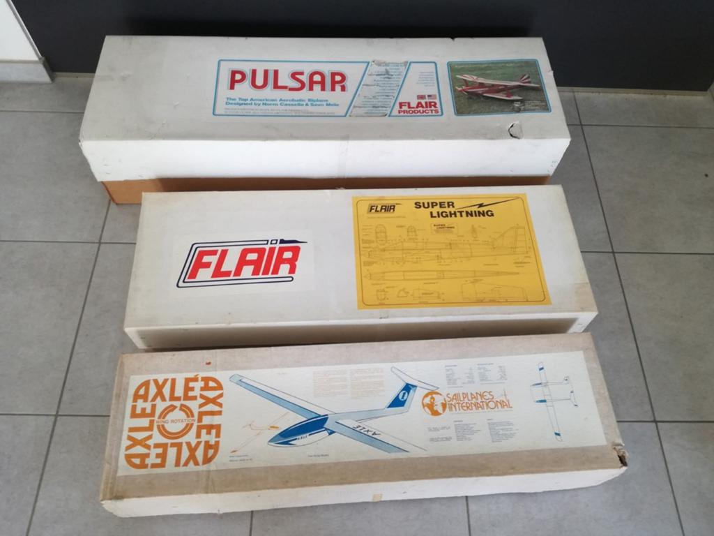3 Vintage ongebouwde RC vliegtuigen, Ophalen