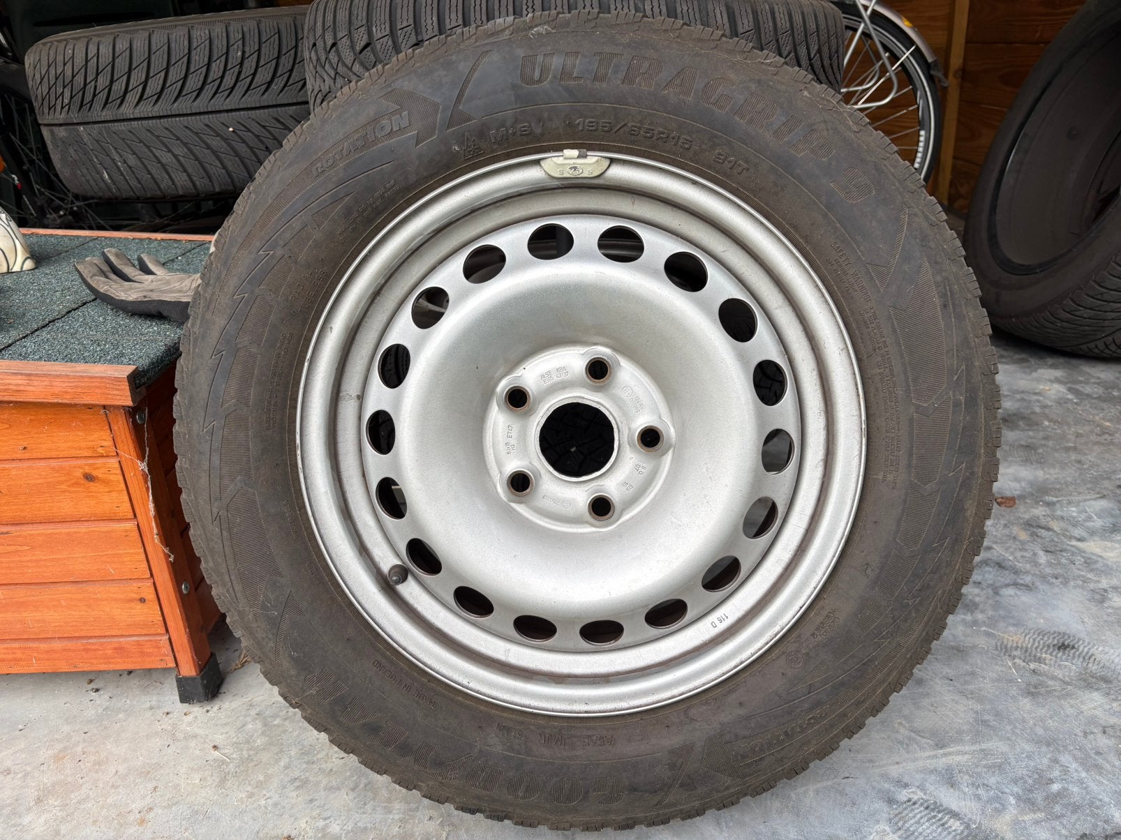 Pneus d'hiver sur jantes en acier pour Volkswagen, Autos : Pièces & Accessoires, 15 pouces, Pneus hiver, Véhicule de tourisme