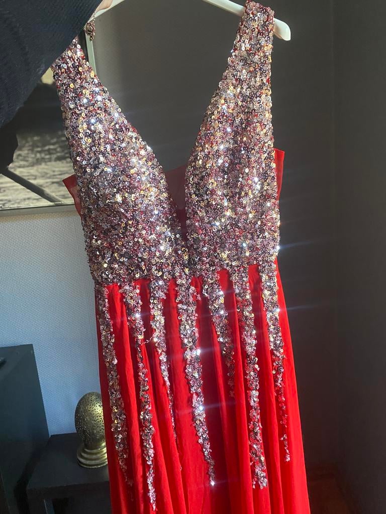 Robe de soiree rouge M - longue a paillette, Enlèvement, Comme neuf, Rouge