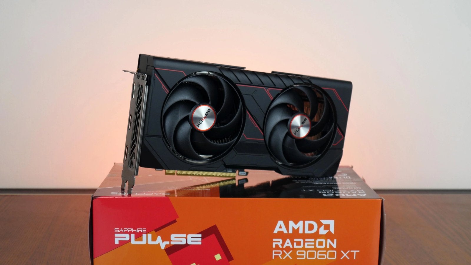 9060xt 16gb, Computers en Software, Videokaarten, Ophalen, Zo goed als nieuw
