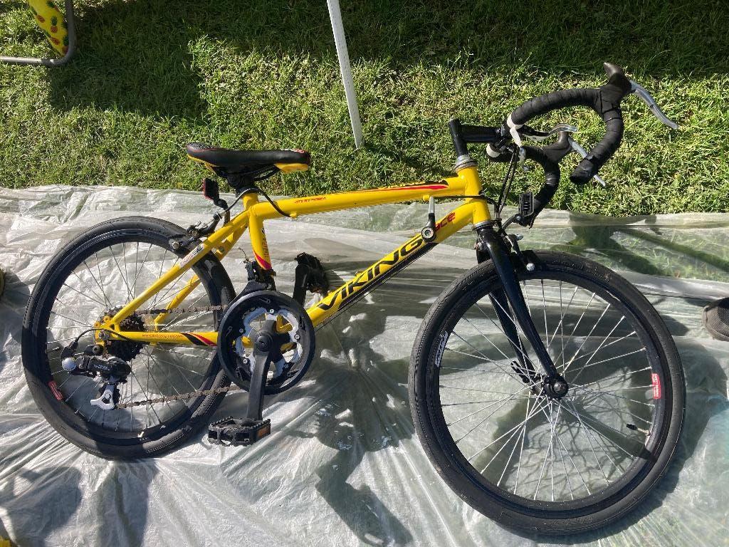 Kinder koersfiets, Gebruikt, 10 tot 15 versnellingen, Velgrem, Aluminium