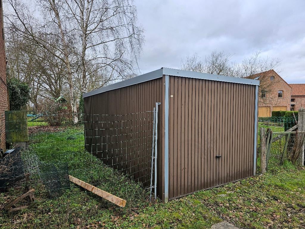 Garage pour véhicule métallique complet
