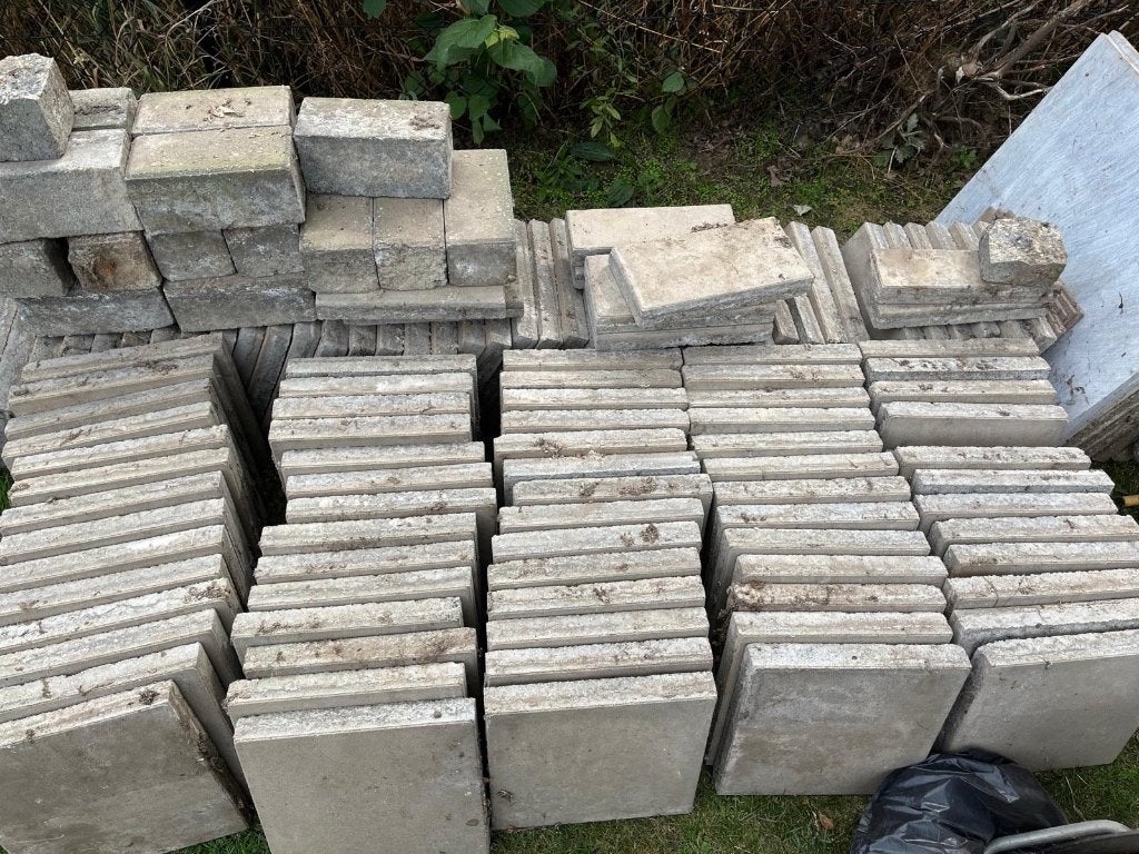 Partij beton klinkers/tegels in verschillende formaten., Enlèvement, Briques, 10 m²² ou plus, Béton