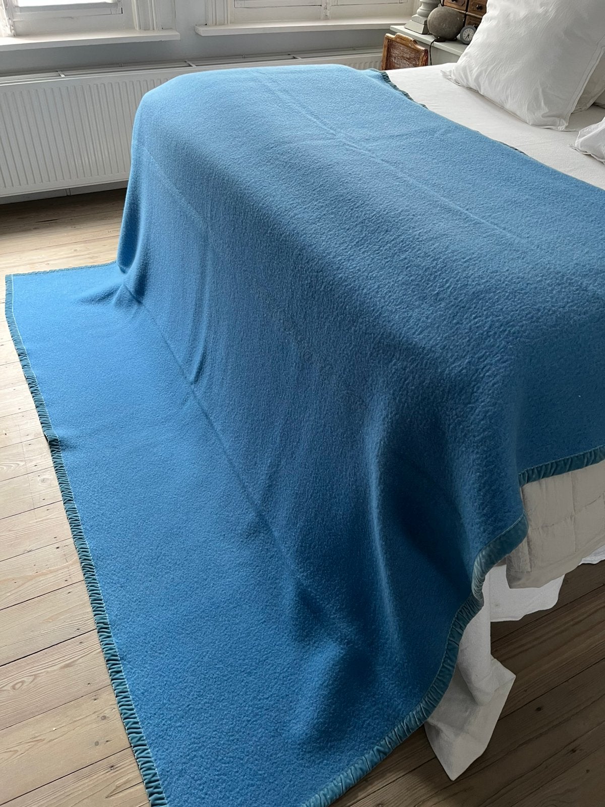 PRACHTIGE DEKEN XL BLAUW/LICHTBLAUW WOL SOLE MIO, Huis en Inrichting, Blauw, Tweepersoons, Ophalen of Verzenden, Wol
