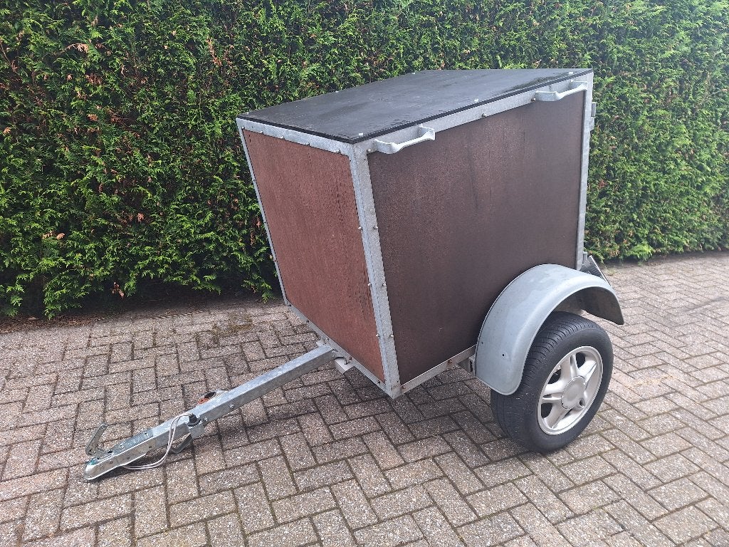Aanhangwagen, Ophalen, Zo goed als nieuw