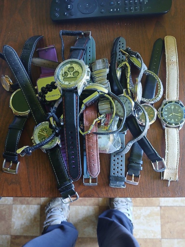 lot de montre de  tout sorte, Bijoux, Sacs & Beauté, Enlèvement, Utilisé, Montre-bracelet
