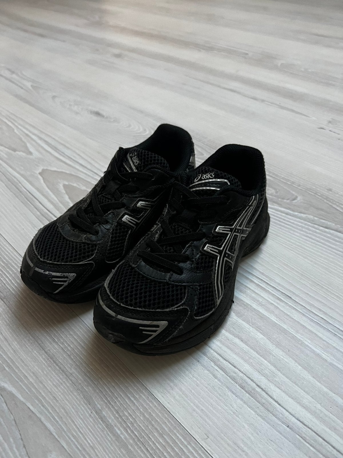 Asics schoenen, Ophalen of Verzenden, Zo goed als nieuw, Overige sporten, Kleding