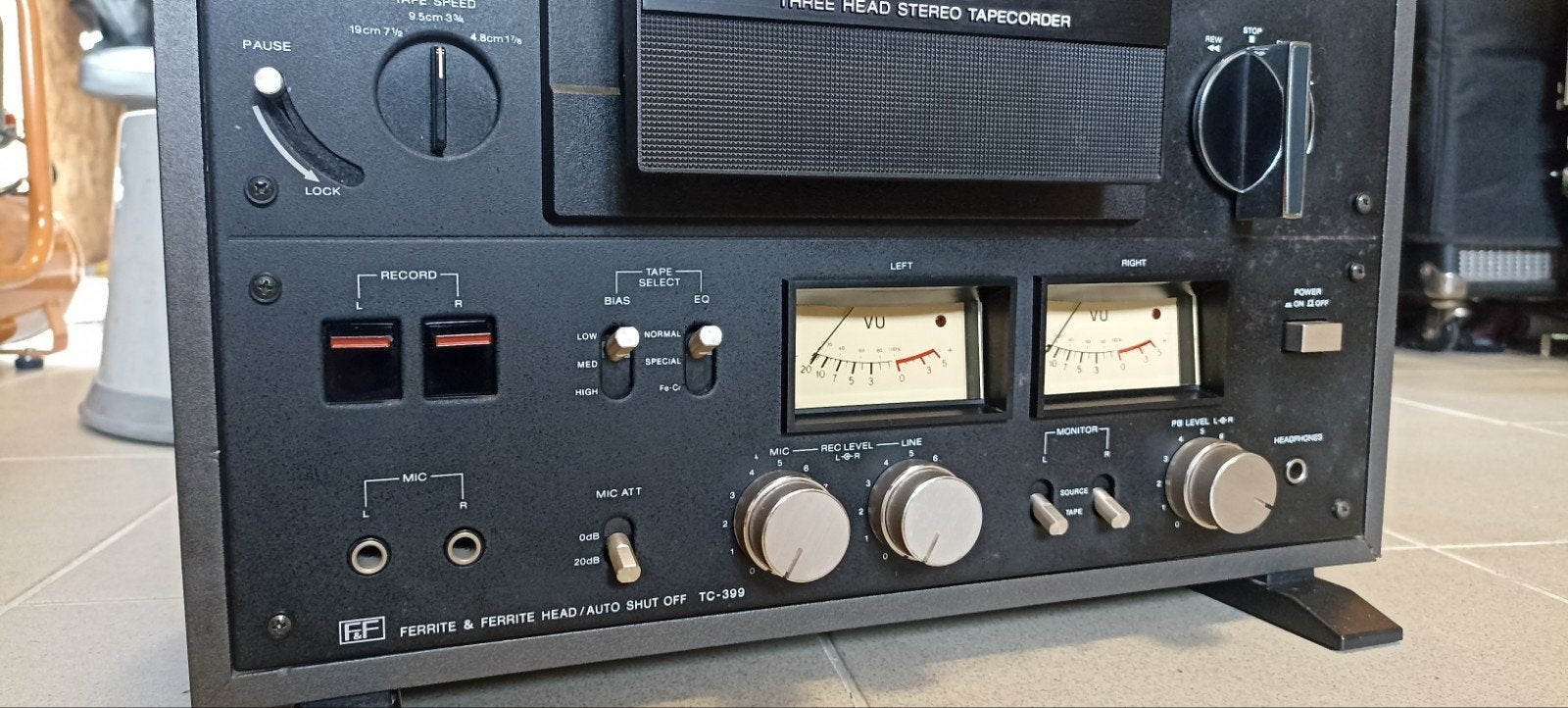 tape recorder Sony, Enlèvement