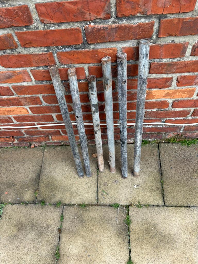 Metalen buizen 6 stuks, Ophalen, Zo goed als nieuw
