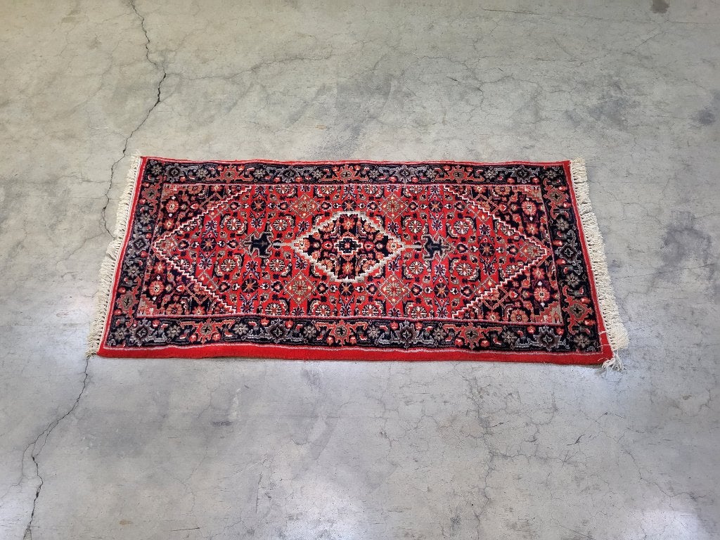 tapis persan, Enlèvement
