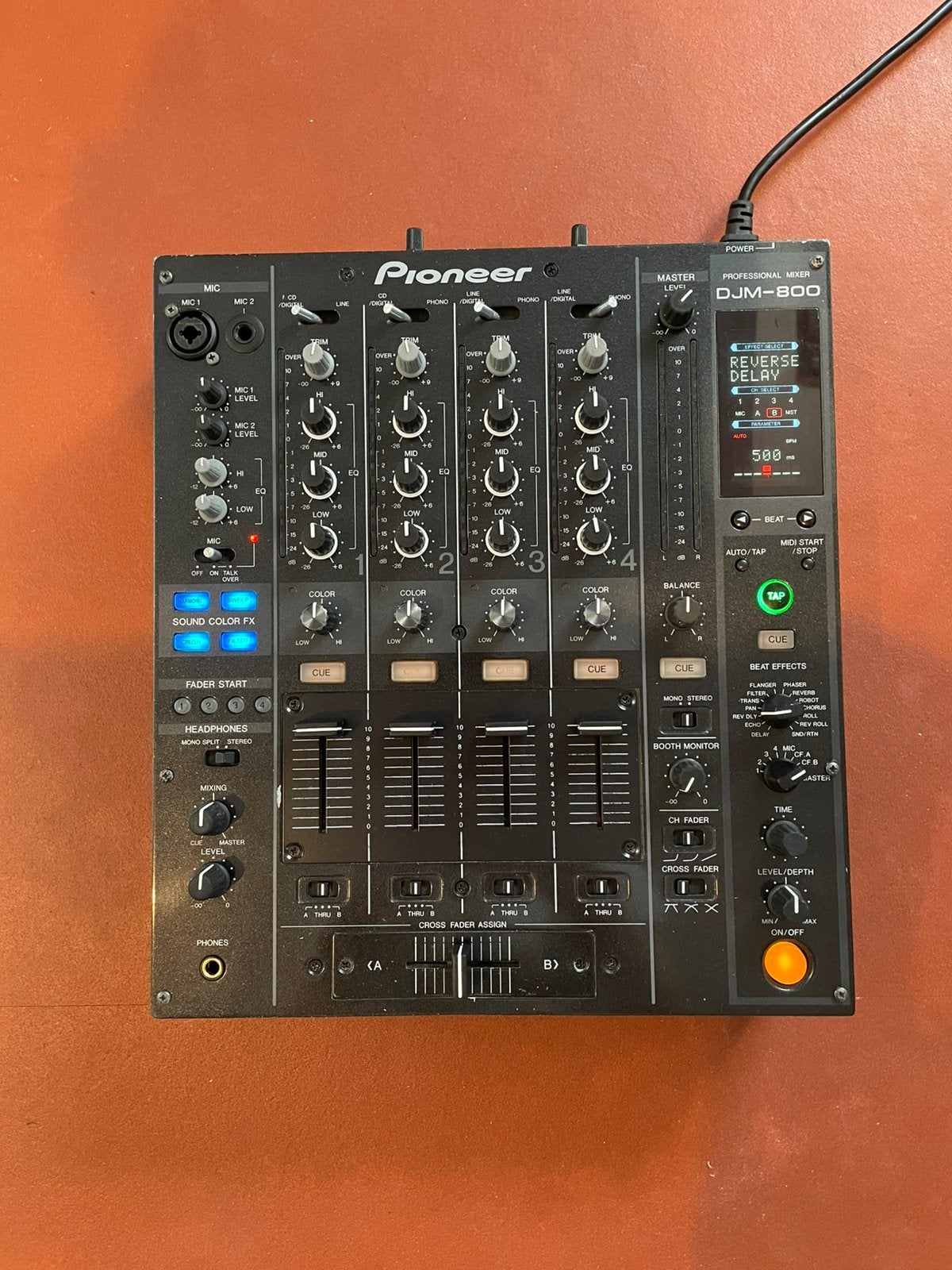 Pioneer djm 800 + flightcase, Muziek en Instrumenten, Ophalen of Verzenden, Zo goed als nieuw