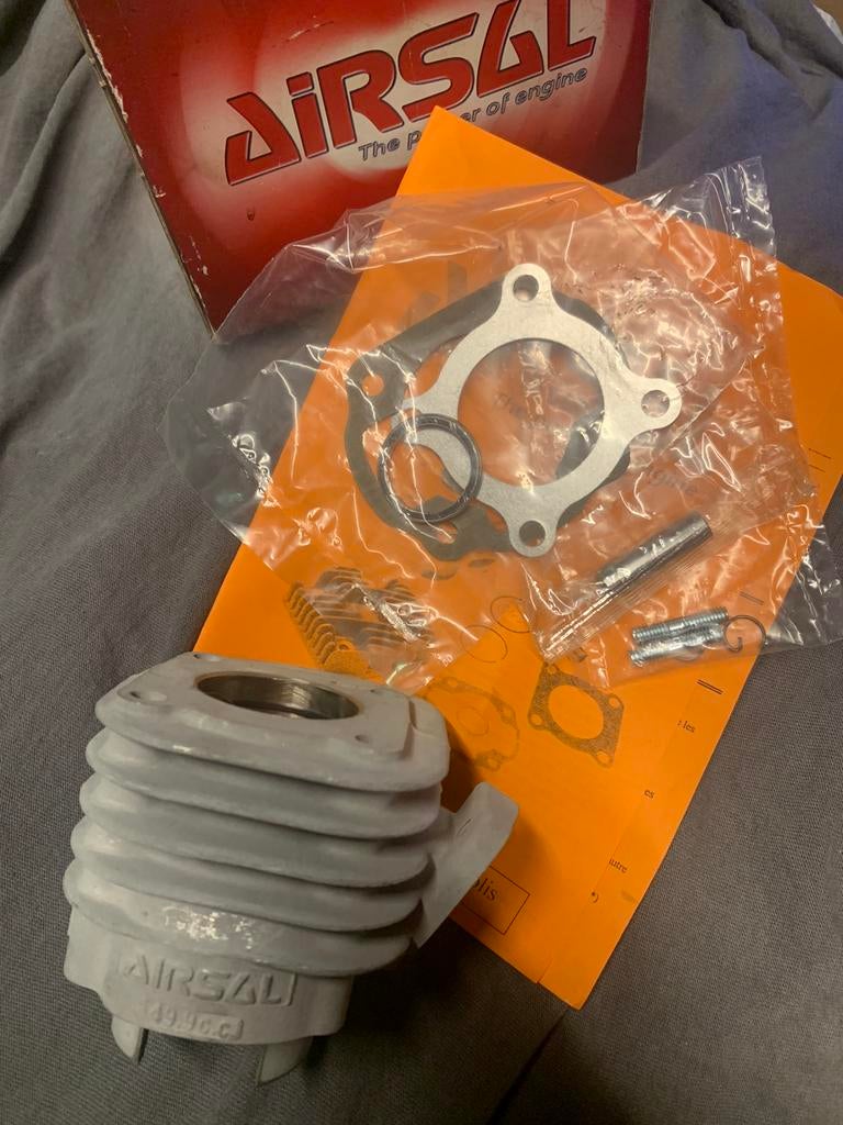 CILINDER AIRSAL 50CC MINARELLI AC 02130940, Fietsen en Brommers, Ophalen of Verzenden, Cilinder, Aprilia