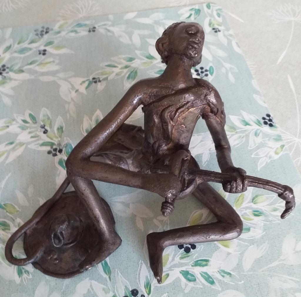 afrikaans bronzen beeldje, Ophalen, Brons