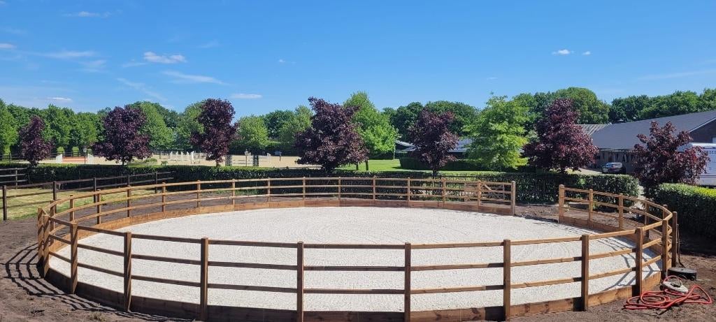Omheining geschroefd, Rijbak, Longeercirkel, Paddock, Weide, Opfok, 4 paarden of pony's of meer