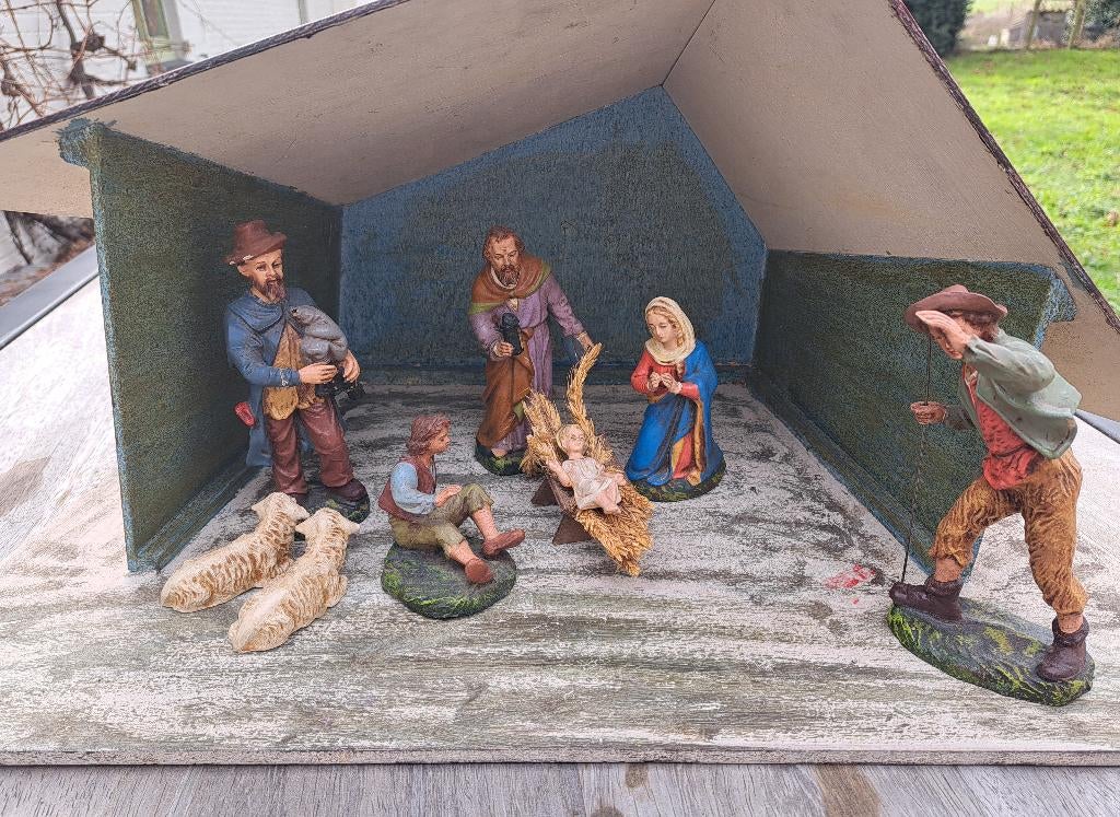 ambachtelijk vervaardigde kerststal met 8 figuren sixties, Antiek en Kunst, Ophalen