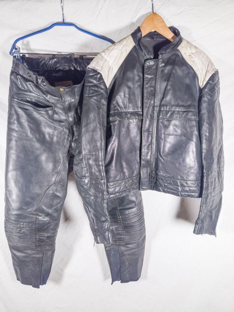 Authentiek Lederen Motorpak Gemeentepolitie – Merk: Arzoni, Verzamelen, Militaria | Algemeen, Ophalen, Overige soorten, Kleding of Schoenen
