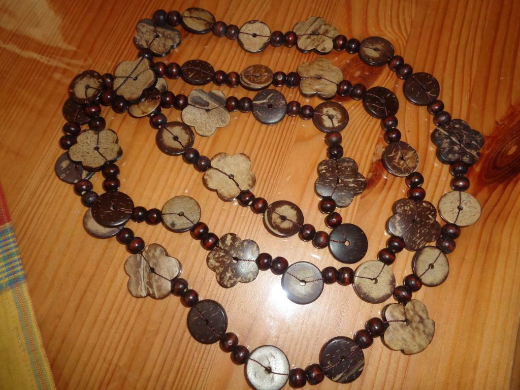 Collier perles en plastique imitation bois - bijou fantaisie, Bijoux, Sacs & Beauté, Colliers, Enlèvement ou Envoi, Neuf, Brun