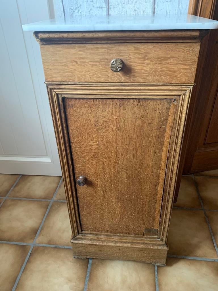 Ancienne table de chevet avec marbre H 80cm 40/40, Maison & Meubles, Utilisé, Bois, Moins de 45 cm, 70 cm ou plus