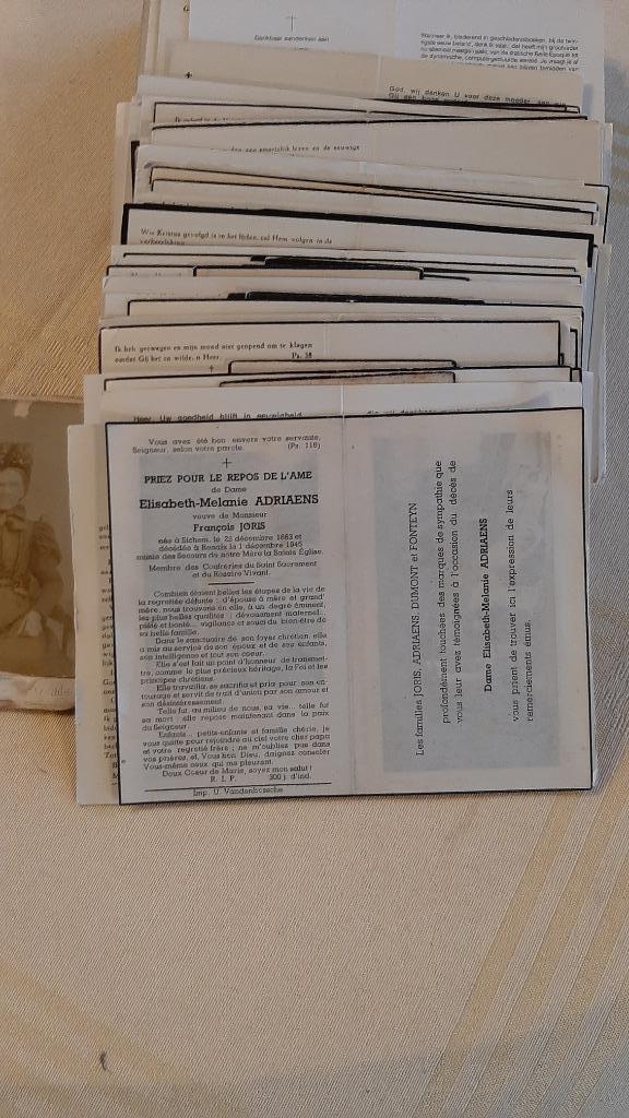 566 bidprentjes geboren tussen 1800 en 1900, Verzamelen, Bidprentjes en Rouwkaarten, Ophalen