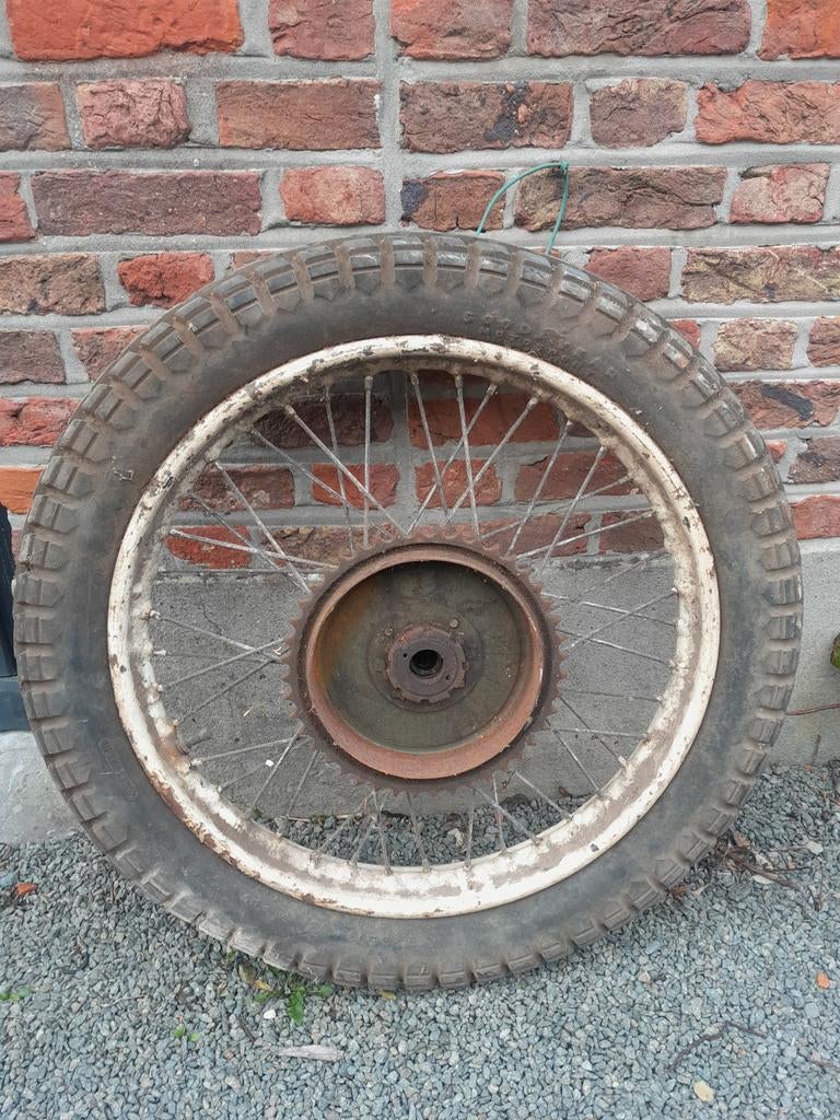 Achterwiel sarolea 19x3.50, Ophalen
