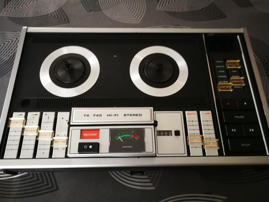 Grundig TK 745 uit 1973/1976, Ophalen, Bandrecorder, Met stofkap