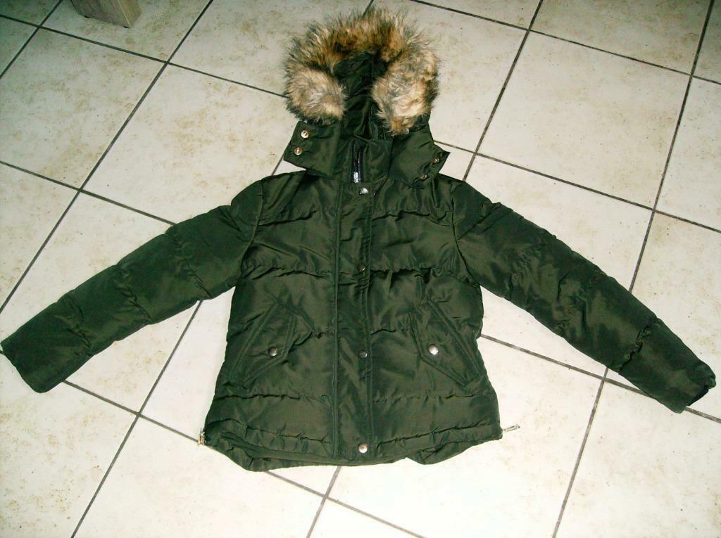 dikke gewatteerde bruine winterjas met kap mt 140, Enlèvement ou Envoi, Frizzle, Utilisé, Fille