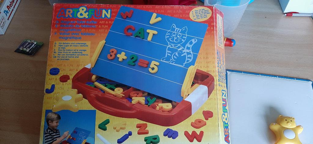magneetkoffer voor kindjes, Kinderen en Baby's, Speelgoed | Educatief en Creatief, Ophalen of Verzenden, Zo goed als nieuw, Taal en Lezen