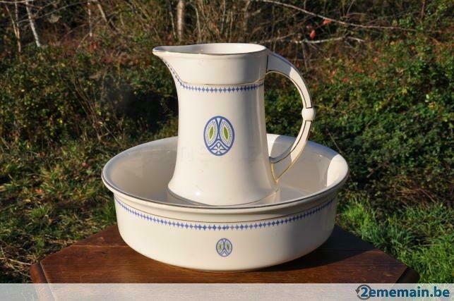 § bassin en faience avec broc art nouveau allemand, Antiquités & Art, Antiquités | Céramique & Poterie, Enlèvement ou Envoi