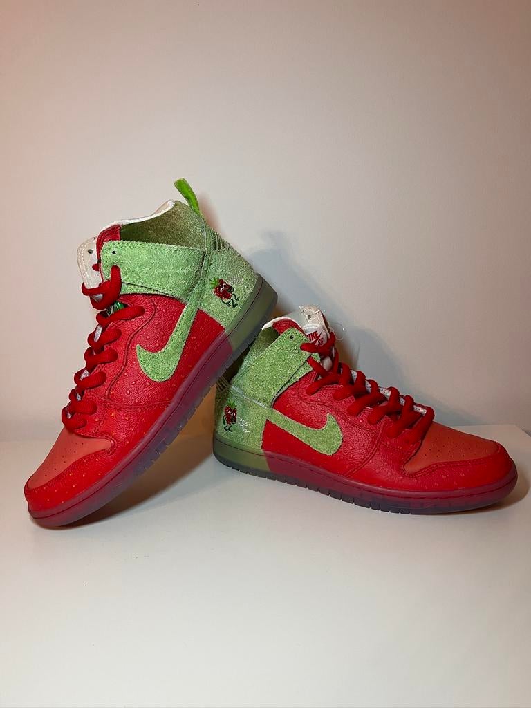 Nike SB dunk high pro QS strawberry, Neuf, Autres couleurs, Enlèvement, Baskets
