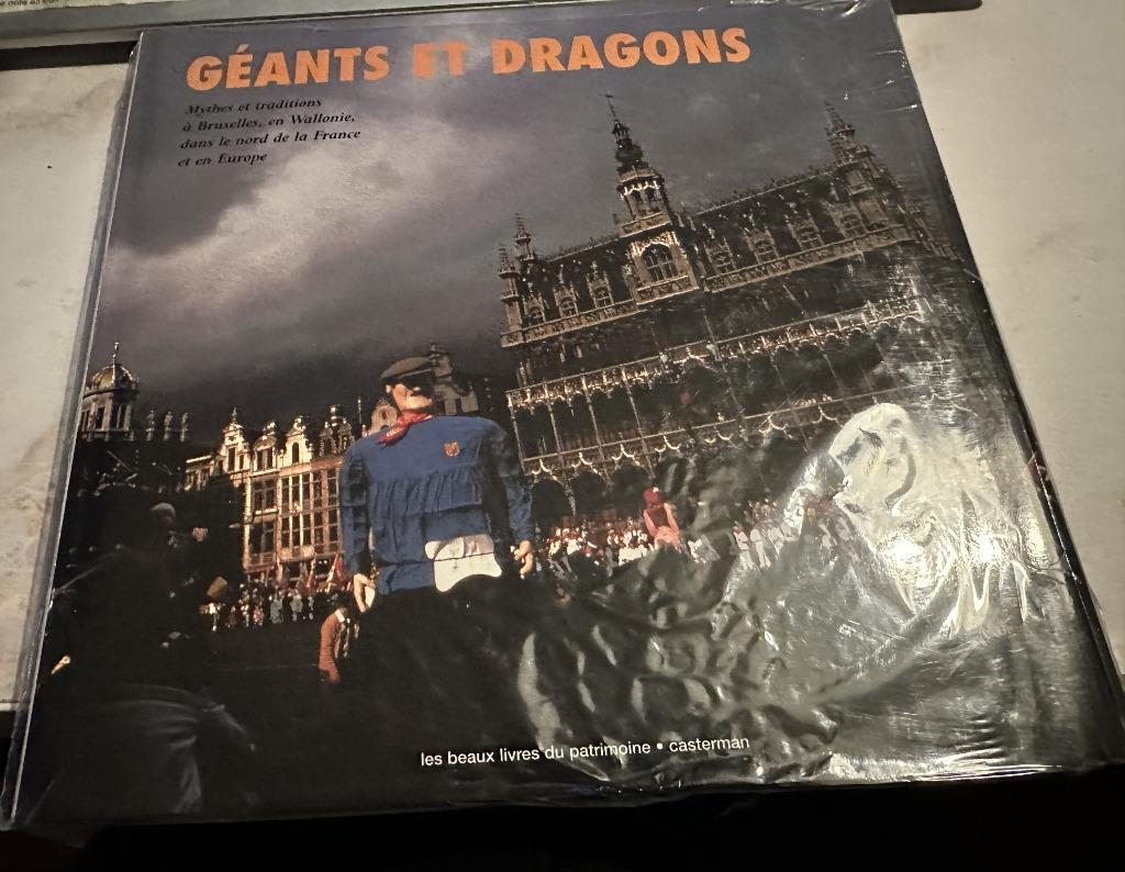 Géants et dragons : Mythes et traditions à Bruxelles/Walloni, Enlèvement ou Envoi, 20e siècle ou après, Comme neuf
