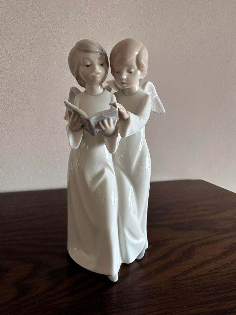 NAO by Lladró porseleinen beeldje – 2 engeltjes lezend, Enlèvement, Comme neuf