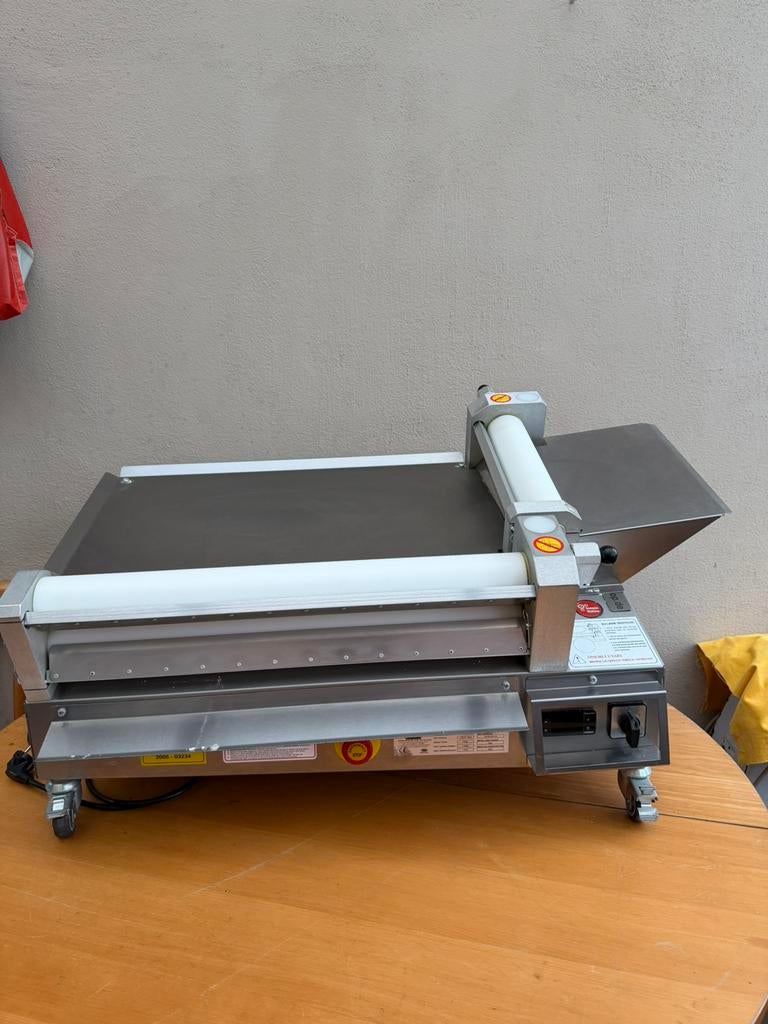 Professionele deegroller / pizza deeguitrolmachine RVS, Ophalen, Nieuw zonder verpakking, Bakkerij en Slagerij