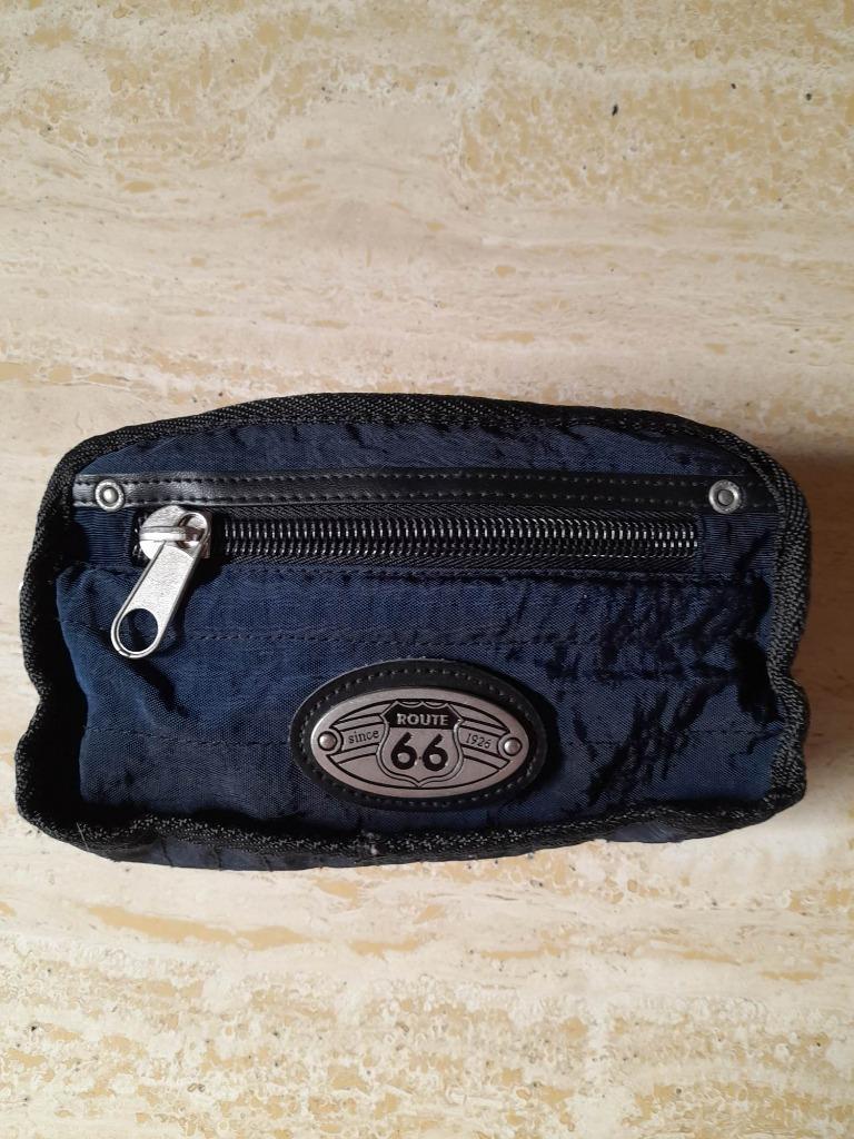 Étui à crayons bleu foncé 'Route 66' de Vadobag, Enlèvement ou Envoi, Utilisé